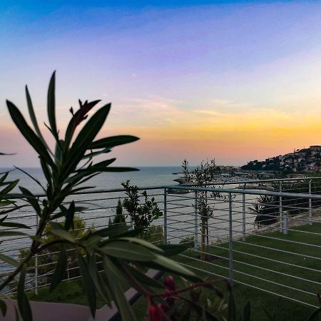 Bellosguardo San Lorenzo al Mare Bagian luar foto